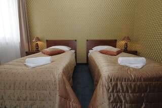Отель Hotel Synet Мажейкяй Двухместный номер с 2 отдельными кроватями-2
