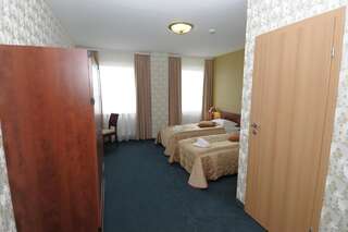 Отель Hotel Synet Мажейкяй Двухместный номер с 2 отдельными кроватями-3